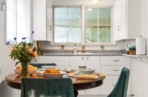 Fairfield House | Cook Street Village Suite with Parking