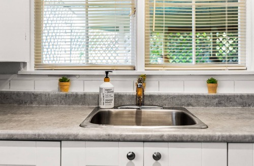 Fairfield House | Cook Street Village Suite with Parking