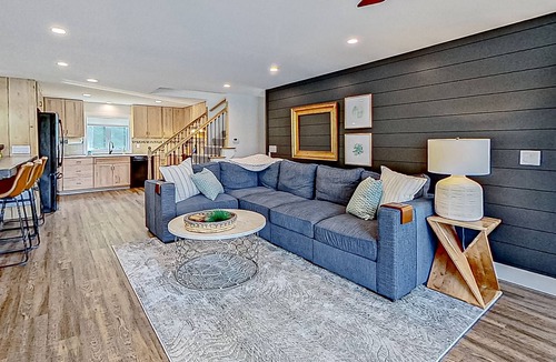 Lochmere House | Coons Point | Dog-friendly lakefront house in Belmont with hot tub & dock