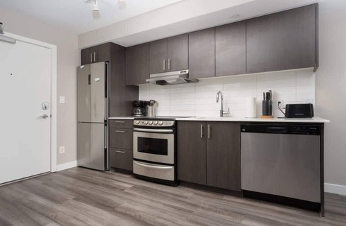 North Central Edmonton Apartment | Corporate Stays | Hendrix 1 Bedroom