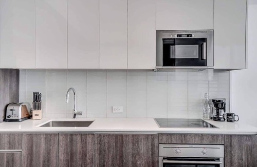 Byward Market - Parliament Hill Apartment | Corporate Stays | Slater 2 Bedrooms