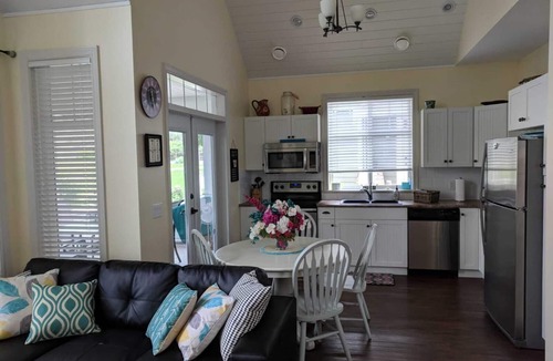 Osoyoos House | Cottage on Osoyoos Lake