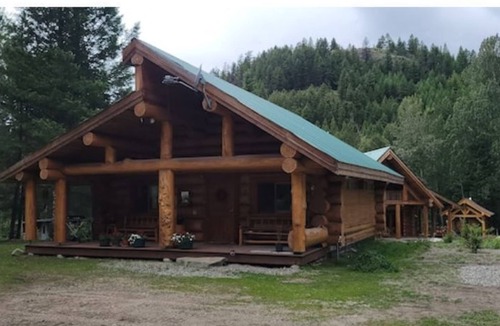 Kootenay Boundary Cabin | Cougar Mountain Get Away