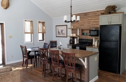 Caroline Cabin | Country Cabin in the Woods
