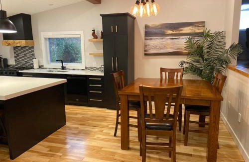 Tillsonburg Ski Chalet | Country settings
