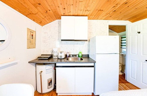 Magnetawan Cabin | Couples Beach Cabin On Lake Cecebe- Maijac Resort