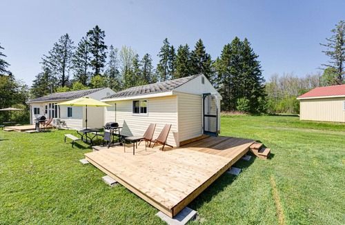 Magnetawan Cabin | Couples Beach Cabin On Lake Cecebe- Maijac Resort