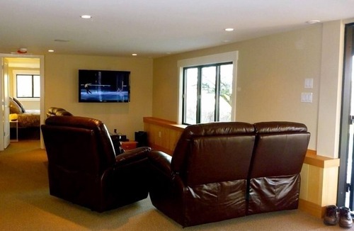 Courtenay House | Courtenay Beach House - Minutes to golf ski fishing