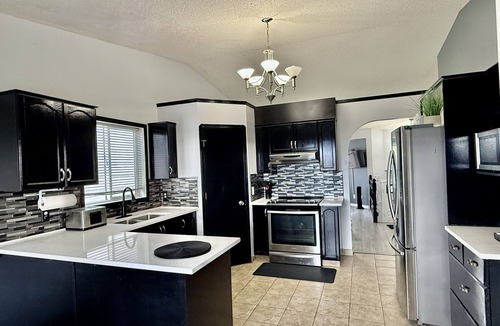 Calgary House | Covington Close