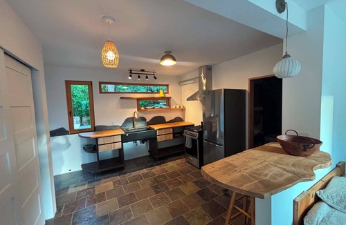 Duncan Apartment | Cowichan Valley Garden Retreat Near Bakeries, Vineyards, Trails & River Swims