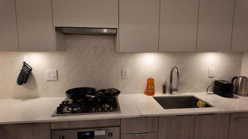 Surrey Apartment | Cozy 1 bed and 1 bath
