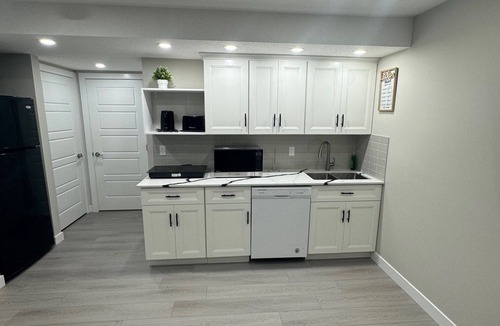 Airdrie Apartment | Cozy 1 bedroom basement apartment