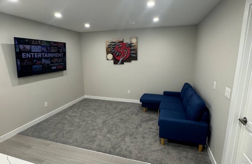 Airdrie Apartment | Cozy 1 bedroom basement apartment
