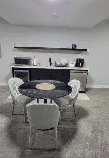 Southwest Calgary Apartment | Cozy 1 bedroom basement suite in Southwest Calgary