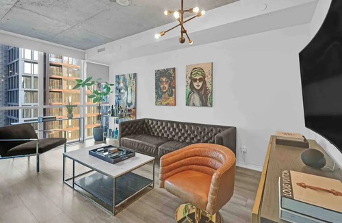 Wellington Place Condo | Cozy 1-bedroom condo with WiFi, AC in fabulous Toronto