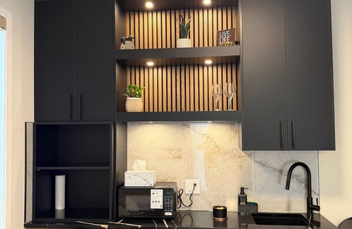 Calgary Apartment | Cozy 1-bedroom studio in charming Calgary with AC