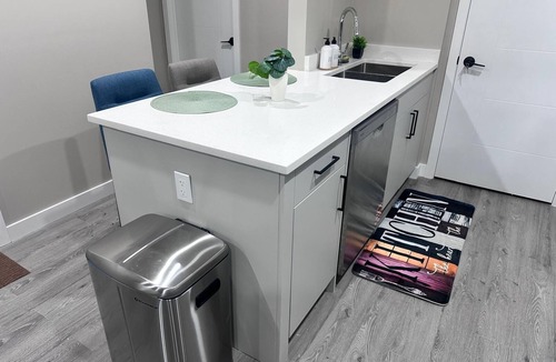 Saskatoon House | Cozy 1-bedroom Suite in Saskatoon -Fully Furnished near Industrial Area/Shops