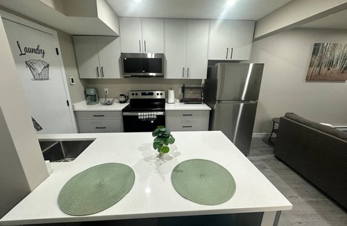 Saskatoon House | Cozy 1-bedroom Suite in Saskatoon -Fully Furnished near Industrial Area/Shops