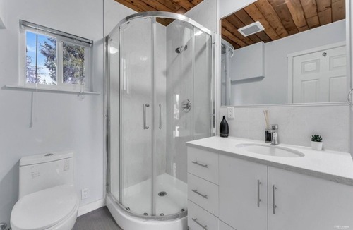 Maple Ridge Apartment | Cozy 1bdr suite | private entry & prime location in Maple Ridge, pet friendly!