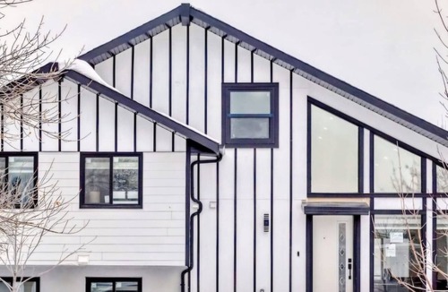 Calgary House | Cozy 1BR Suite, Sleeps 3, Private Entry + Parking