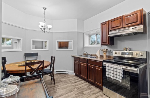 Waterford Valley Apartment | Cozy 1BR TV Wi-Fi Kitchen Nature View