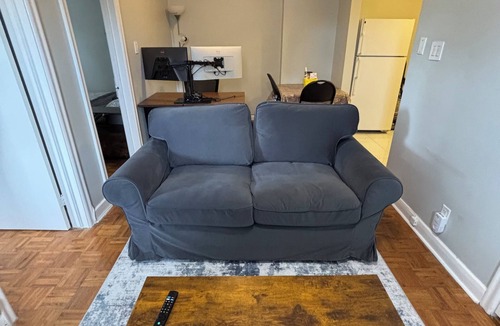 Old East York Apartment | Cozy 2 Bed 1 Bath Duplex Entire Apartment Unit in East York
