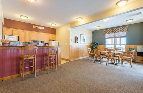Silver Star Mountain Condo | Cozy 2 bedroom/1 bathroom condo right on the ski way! Pet friendly too