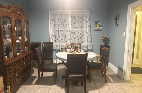 Peterborough House | Cozy 2-bedroom basement in Peterborough