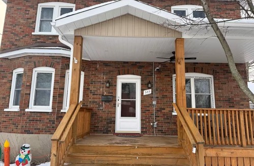 Peterborough House | Cozy 2-bedroom basement in Peterborough