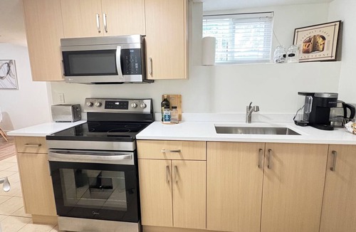 Delta House | Cozy 2-Bedroom Basement Suite in North Delta