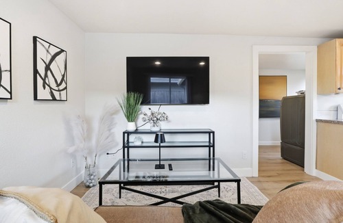 Downtown Vancouver House | Cozy 2-bedroom house in Vancouver perfect travelers!