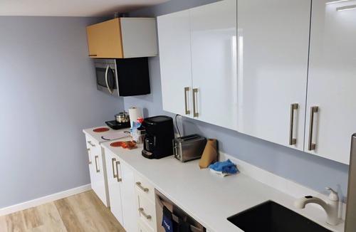 Vernon Apartment | Cozy 2 Bedrooms, Mountain View Private suite