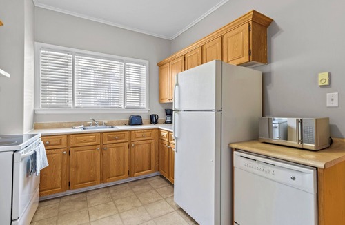 Waterford Valley Apartment | Cozy 2BR Loft Parking Wi-Fi