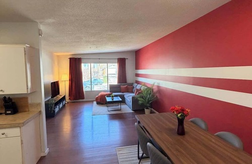 Radisson Heights - Albert Park House | Cozy 2BR Near Zoo, Downtown & Max Bell