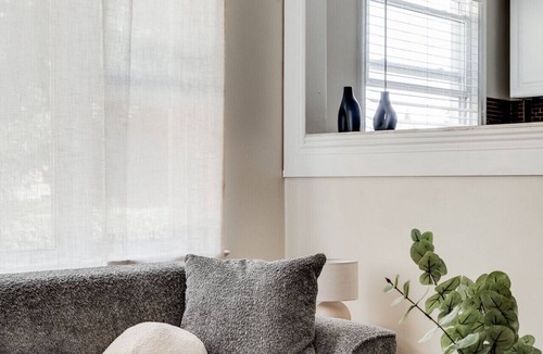 Sunnyside Apartment | Cozy 2BR – Walk to Downtown & University!
