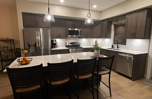 Sun Peaks House | Cozy 3 bdrm Townhouse w/Hot Tub.70 Steps to your Ski-in/Ski-out Adventure