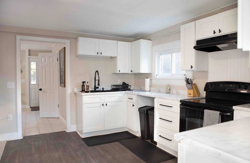 Old Orchard Beach House | ⚓ Cozy 3BR Coastal Retreat Private Yard & Fire Pit 5 Min to Beach!