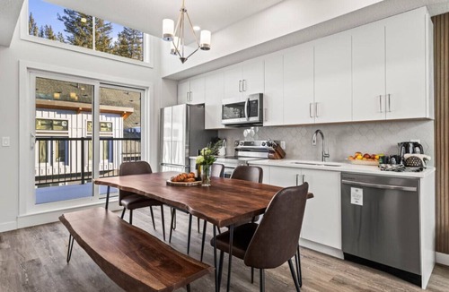 Harvie Heights Condo | Cozy 3BR Mountainside Haven Near Banff