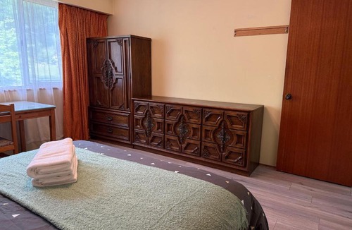 Marpole Apartment | Cozy 3BR Suite Near Airport & Canada Line