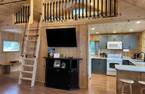 Sinclair Cabin | Cozy 4-bedroom cabin in lovely Cross Lake