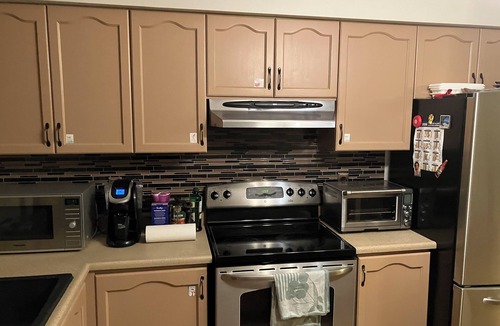 Georgina House | Cozy 4-Bedroom Townhouse, Steps to Lake Simcoe and shops, short drive to beach.