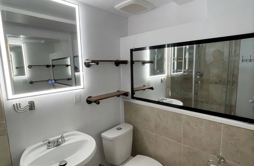 Waterloo Apartment | Cozy Albert St Retreat