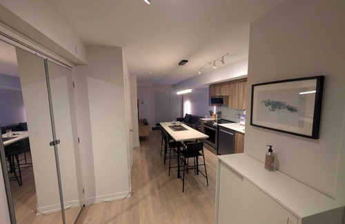 Parkview Hills Apartment | Cozy and perfectly placed apartment in midtown Toronto.