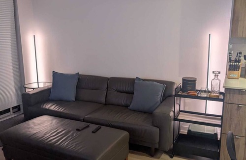 Parkview Hills Apartment | Cozy and perfectly placed apartment in midtown Toronto.