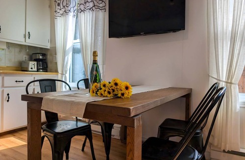 Saint-Tite-des-Caps Ski Chalet | Cozy and Welcoming Chalet with Spa