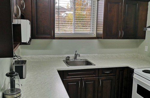 Argyle Apartment | Cozy Apartment, 1200 sq. Fanshawe College & Western University, free parking.