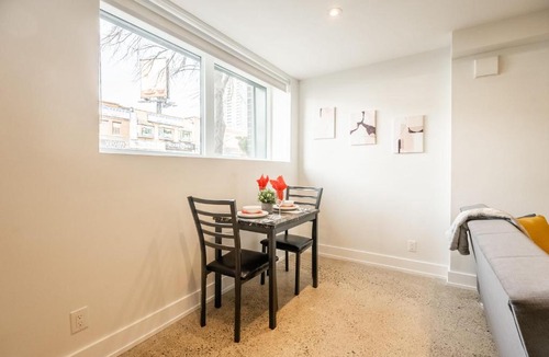 High Park-Swansea Hotel | Cozy Basement Stay Near High Park & Subway - Westend Suites