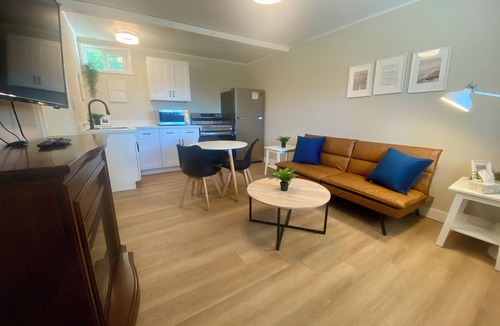 Bluewater Apartment | Cozy Bayfield Retreat Pool & Hot Tub Near Grand Bend Lake Huron Nearby 2