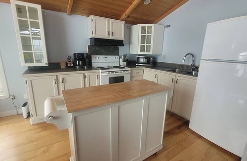 Grand-Digue House | Cozy beautiful space in a great location. Close to beautiful beaches and sunsets