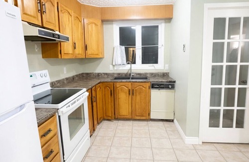 Terra Nova House | Cozy Bedroom near bus stop/Airport/Downtown/Convenience store
